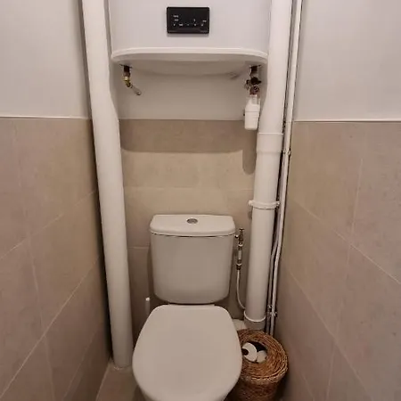 En Plein Coeur De - 55 M2 Renoves - Avec Parking Appartement Pélissanne