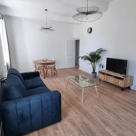 En Plein Coeur De - 55 M2 Renoves - Avec Parking Appartement *