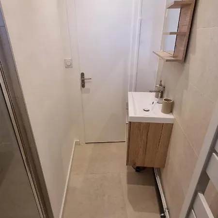En Plein Coeur De - 55 M2 Renoves - Avec Parking Pélissanne