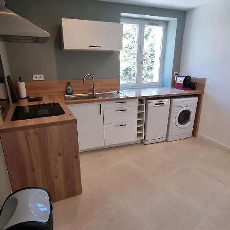 En Plein Coeur De - 55 M2 Renoves - Avec Parking Pélissanne